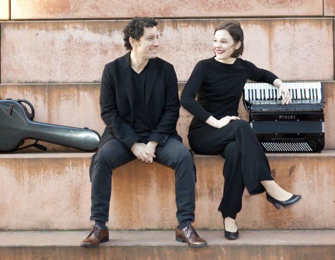 Lydia Schmidl – Akkordeon und Jorge Paz Verastegui – Gitarre 